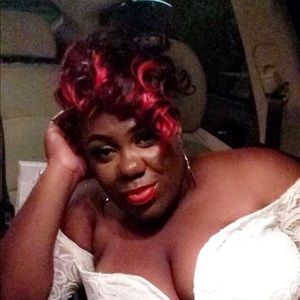 Meet your Posher, Adrianne